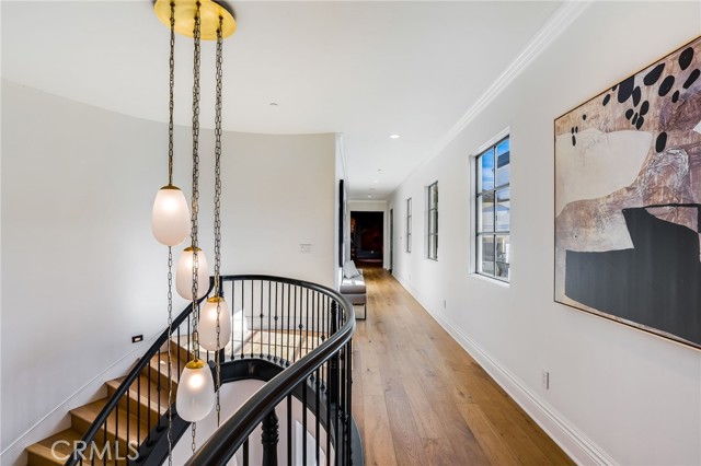 Detail Gallery Image 22 of 45 For 526 Riverside Ave, Newport Beach,  CA 92663 - 5 Beds | 6/1 Baths