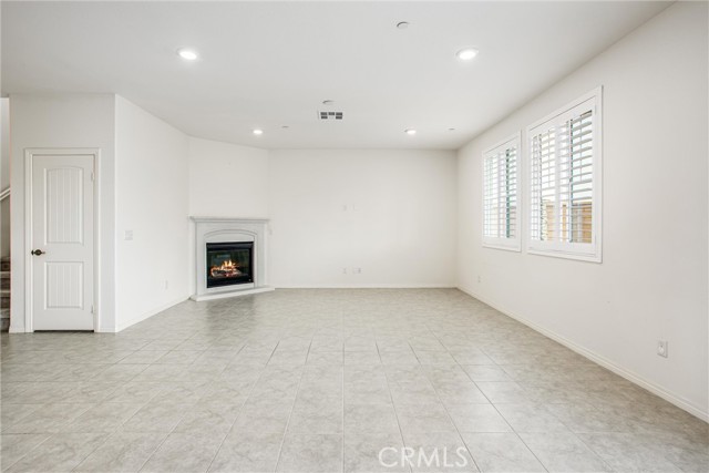 Detail Gallery Image 4 of 35 For 1004 Violet Ct, Calimesa,  CA 92320 - 5 Beds | 3 Baths