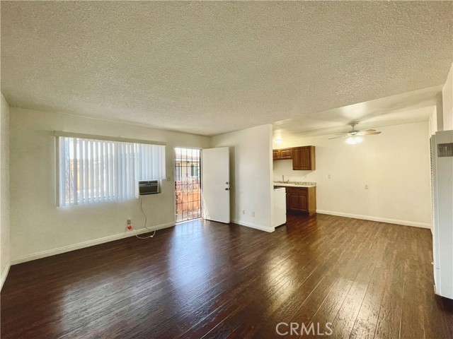 Detail Gallery Image 3 of 10 For 935 E Route 66, Glendora,  CA 91740 - 1 Beds | 1 Baths