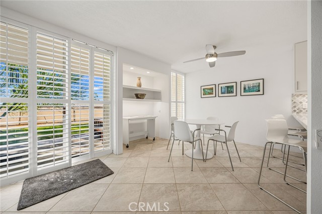 2521 N Whitewater Club Dr, Residence D, Palm Springs, CA 92262
