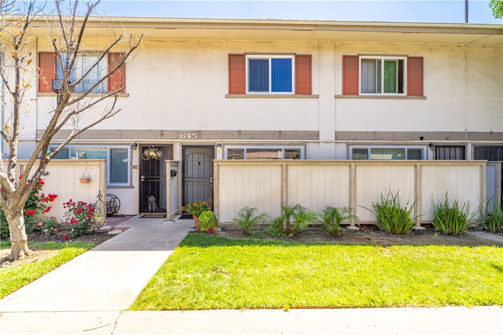 645 W 6th Street B, Tustin, CA 92780