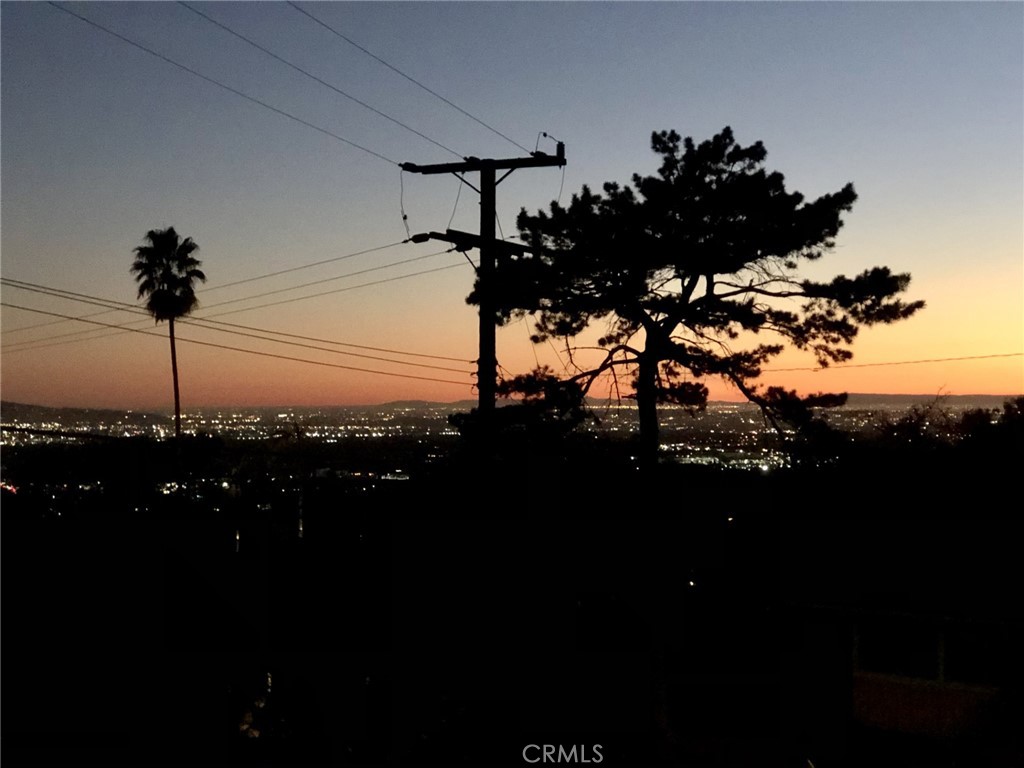 https://media.crmls.org/medias/ec5c46c5-c291-42b7-bbd4-eebb3bf5cf77.jpg?preset=X-Large