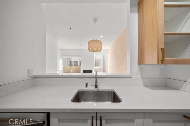 Detail Gallery Image 15 of 37 For 19350 Sherman Way #338,  Reseda,  CA 91335 - 2 Beds | 2 Baths