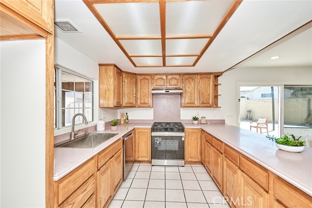 12684 Palm Street, Cerritos CA: https://media.crmls.org/medias/ec5f083a-9d29-42e6-a5b2-bb988eca537c.jpg