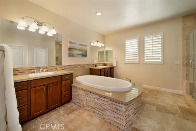 Detail Gallery Image 13 of 33 For 5572 Thoroughbred St, Oceanside,  CA 92057 - 4 Beds | 3/1 Baths