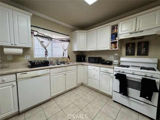 11050 Keswick Street, Sun Valley (los Angeles), California 91352, 2 Bedrooms Bedrooms, ,1 BathroomBathrooms,Residential Lease,For Rent,11050 Keswick Street,CRBB25154206