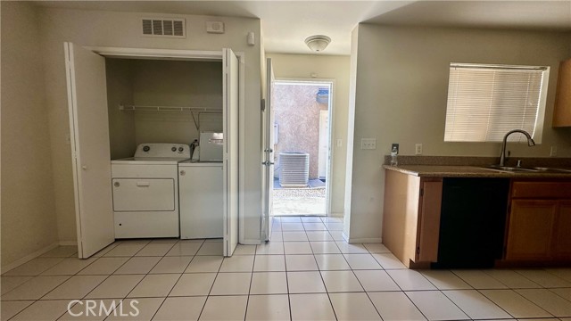 600 Hosking Avenue, Bakersfield CA: https://media.crmls.org/medias/ec6001d6-f891-4e08-ae6c-825cb1e37ac2.jpg