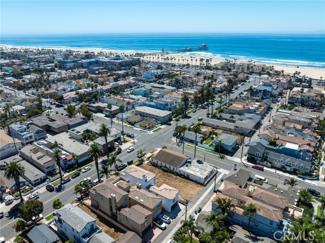 309 8th Street, Huntington Beach CA: https://media.crmls.org/medias/ec61562d-be16-45fe-b2ed-8fb8b8b85f1d.jpg