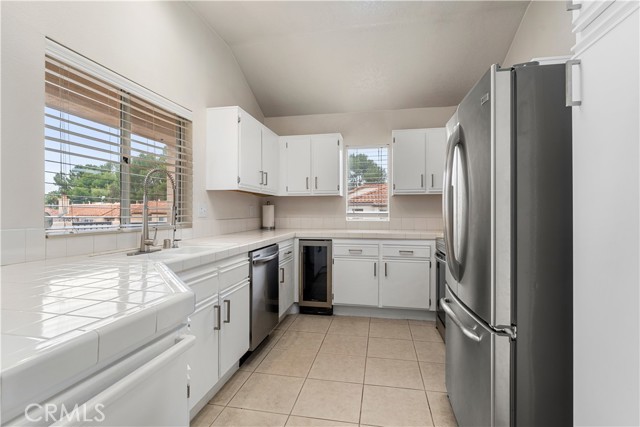 Detail Gallery Image 11 of 29 For 105 Corsica Dr, Newport Beach,  CA 92660 - 2 Beds | 1 Baths