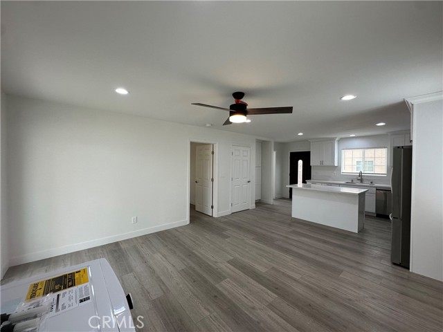 9517 Stoakes Avenue, Downey CA: https://media.crmls.org/medias/ec620201-4c8b-4f99-94ea-935327c299aa.jpg