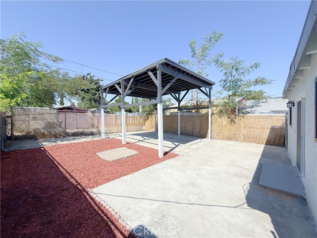2109 E 113th Street, Los Angeles CA: https://media.crmls.org/medias/ec626640-11c8-41b3-9d89-58706bf8a778.jpg