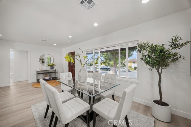 Image 5 of 37 For 2024 Grandridge Ave