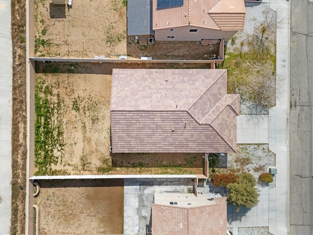 https://media.crmls.org/medias/ec62c9bf-8603-42e7-bb6b-7395ebbf15f1.jpg?preset=X-Large
