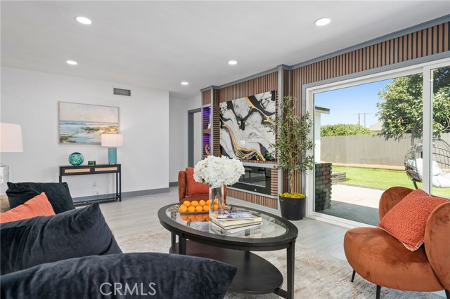 Detail Gallery Image 8 of 34 For 2945 W Bridgeport Ave, Anaheim,  CA 92804 - 4 Beds | 3 Baths