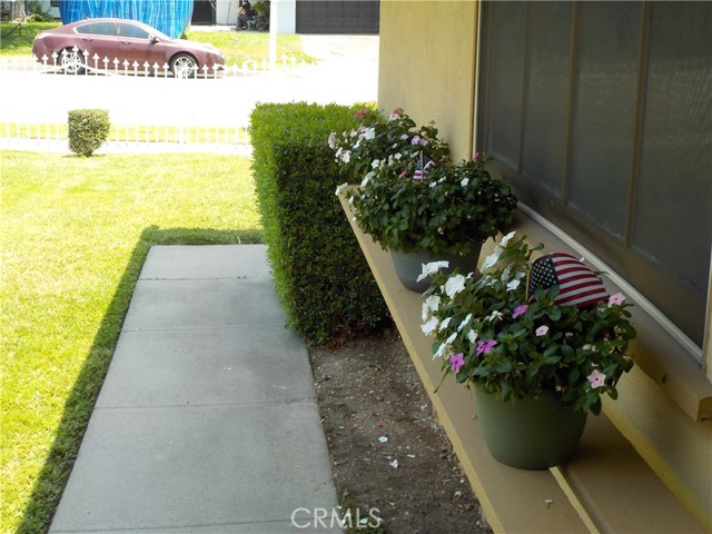 1676 Dumbarton Avenue, San Bernardino CA: https://media.crmls.org/medias/ec63b02e-5ab4-4d59-988c-1bcc9a090e3b.jpg