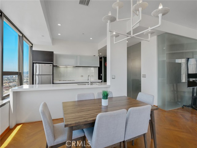 Detail Gallery Image 12 of 49 For 1100 Wilshire Bld #2911,  Los Angeles,  CA 90017 - 2 Beds | 1 Baths