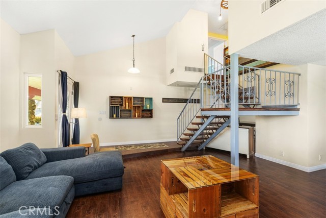 Detail Gallery Image 13 of 39 For 5425 Golden West, Jurupa Valley,  CA 92509 - 3 Beds | 3 Baths