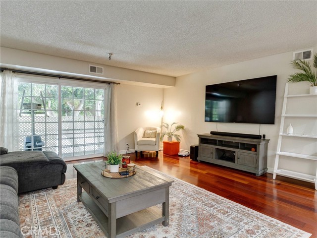Detail Gallery Image 6 of 22 For 4142 E Mendez St #331,  Long Beach,  CA 90815 - 2 Beds | 2 Baths