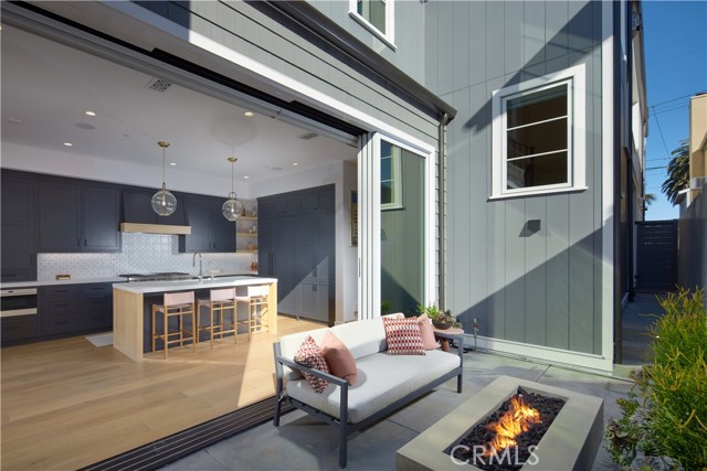 Detail Gallery Image 4 of 30 For 418 Larkspur, Corona Del Mar,  CA 92625 - 4 Beds | 4 Baths