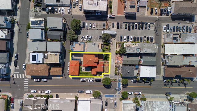 Detail Gallery Image 4 of 11 For 921 Highland Ave, Manhattan Beach,  CA 90266 - 5 Beds | 4 Baths