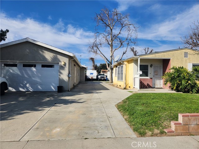 Detail Gallery Image 1 of 1 For 7503 White Oak Ave, Reseda,  CA 91335 - 2 Beds | 2 Baths