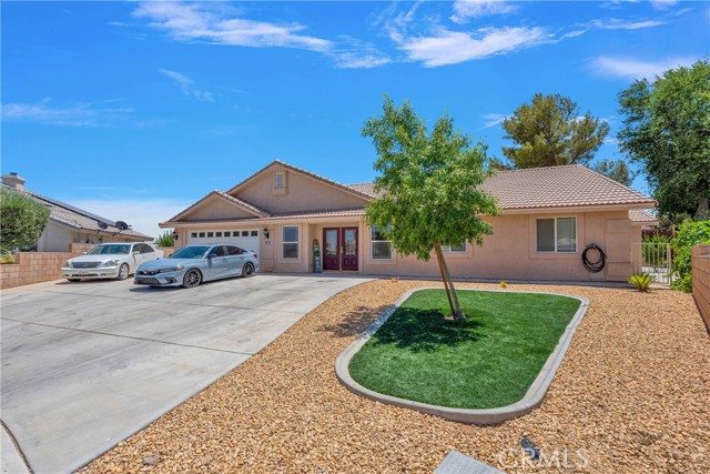14665 Echo Lane, Helendale CA: https://media.crmls.org/medias/ec66b644-e849-4912-bd36-1476dcefd39f.jpg