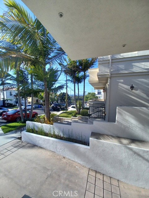 716 Lucia Avenue, Redondo Beach, California 90277, 3 Bedrooms Bedrooms, ,2 BathroomsBathrooms,Residential,Sold,Lucia,SB24001096