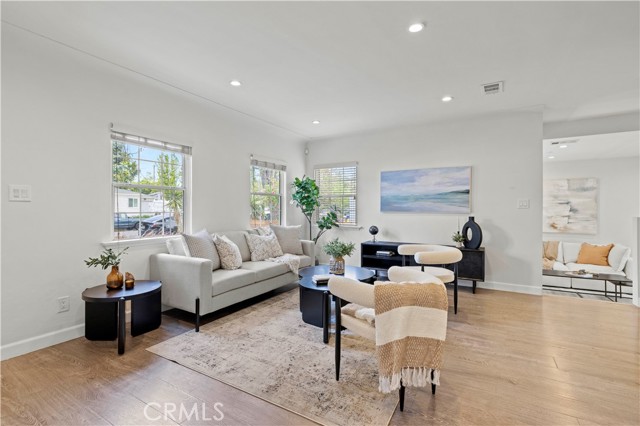 Detail Gallery Image 5 of 43 For 5834 Satsuma Ave, North Hollywood,  CA 91601 - 3 Beds | 2 Baths