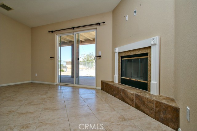 6789 Copper Mountain, 29 Palms CA: https://media.crmls.org/medias/ec670c72-2a2e-4b5d-a541-9c847f936b32.jpg