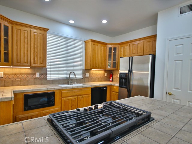 504 Dahlia Avenue, Corona del Mar CA: https://media.crmls.org/medias/ec68b600-54db-4469-8a2a-1e635639f5cb.jpg