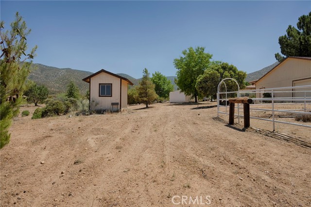 30240 Aliso Canyon Road, Acton CA: https://media.crmls.org/medias/ec6947fb-bc2e-43ae-ab59-674f6a30b407.jpg