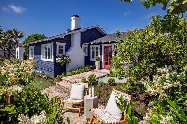 Detail Gallery Image 1 of 16 For 556 Through St, Laguna Beach,  CA 92651 - 4 Beds | 3 Baths