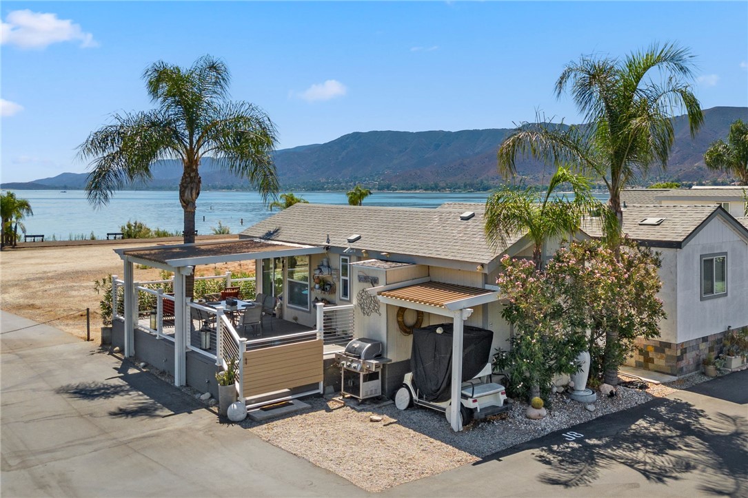 Detail Gallery Image 5 of 33 For 32000 Riverside #J-8,  Lake Elsinore,  CA 92530 - 1 Beds | 1 Baths