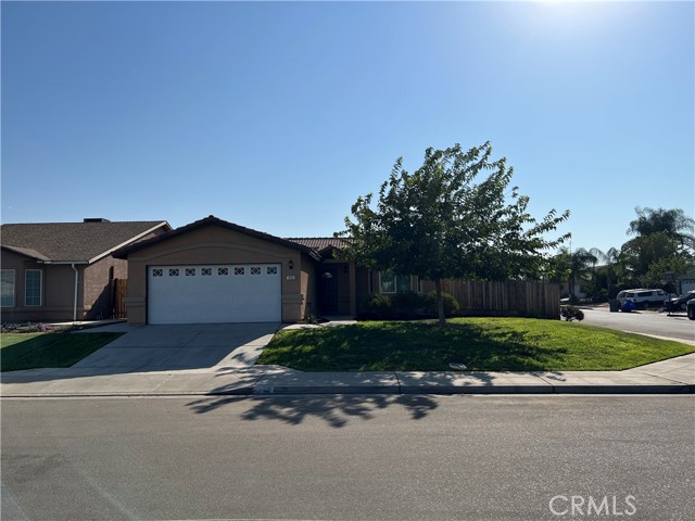 Detail Gallery Image 1 of 1 For 1893 Monroe Ave, Madera,  CA 93638 - 4 Beds | 2 Baths