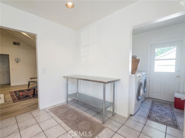 Detail Gallery Image 8 of 19 For 4332 Sunnyslope Ave, Sherman Oaks,  CA 91423 - 4 Beds | 3 Baths