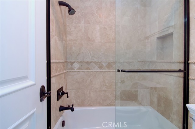 8566 Fallbrook Circle, Huntington Beach CA: https://media.crmls.org/medias/ec6b863c-1037-42c9-9b10-7b7b953ccf55.jpg