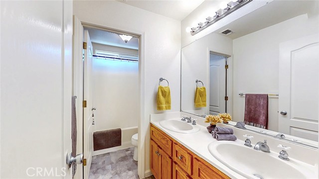 4350 Ferreira Ranch Drive, Turlock CA: https://media.crmls.org/medias/ec6c24bf-324c-40f1-8d3e-10d109872677.jpg
