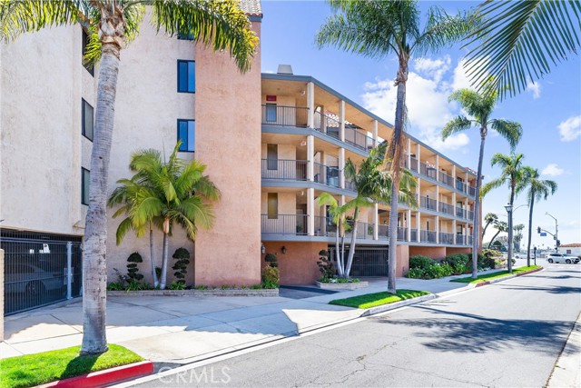 201 Bay Shore Avenue, Long Beach CA: https://media.crmls.org/medias/ec6cd138-5c50-4f3a-90c4-294fb479406c.jpg