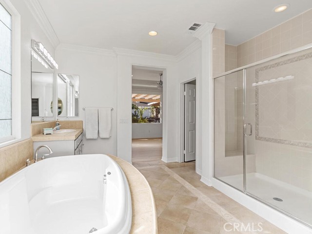 Detail Gallery Image 14 of 45 For 43097 Calle Camellia, Temecula,  CA 92592 - 6 Beds | 5/2 Baths