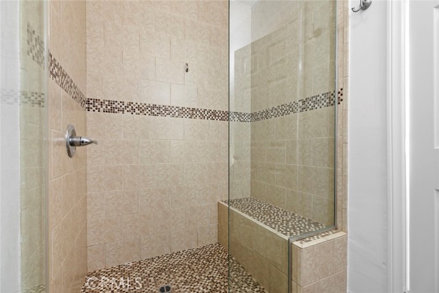 Detail Gallery Image 10 of 22 For 7836 Lemp Ave, North Hollywood,  CA 91605 - 2 Beds | 2 Baths