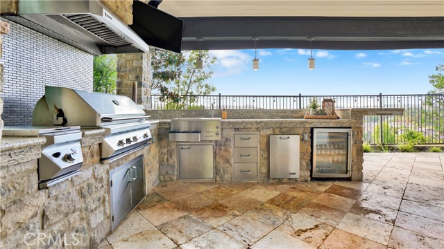 19 Basilica Place, Ladera Ranch CA: https://media.crmls.org/medias/ec6e1e53-978f-4192-b235-e0cdf15e5ec8.jpg