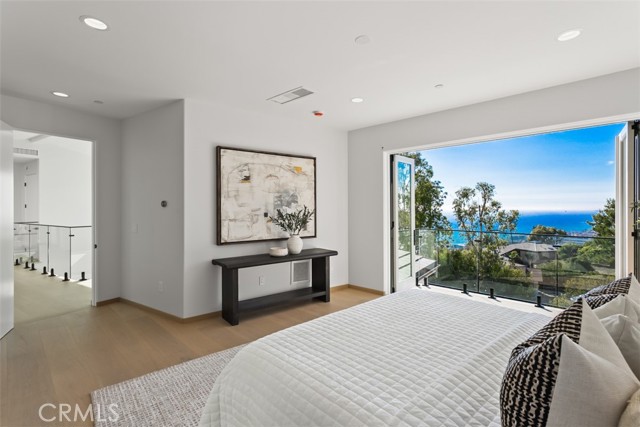 31 N Vista De Catalina, Laguna Beach CA: https://media.crmls.org/medias/ec6e5cec-826a-40b1-8231-f276eebe6911.jpg