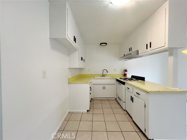 1016 W El Morado Court, Ontario CA: https://media.crmls.org/medias/ec6ed7f8-cb42-4100-bf06-b9173efdf079.jpg