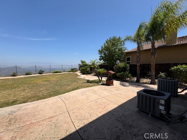 Detail Gallery Image 13 of 53 For 16034 Skyridge Dr, Riverside,  CA 92509 - 4 Beds | 4 Baths