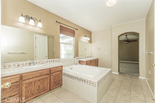 Detail Gallery Image 43 of 75 For 1377 Fenmore, Sanger,  CA 93657 - 4 Beds | 3 Baths