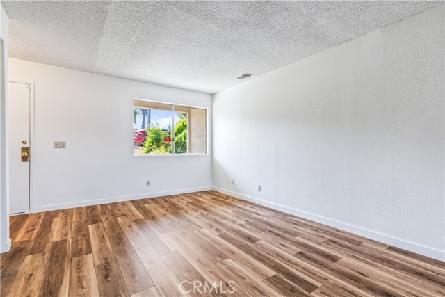 Detail Gallery Image 5 of 29 For 2030 Pine St, Paso Robles,  CA 93446 - 2 Beds | 1/1 Baths