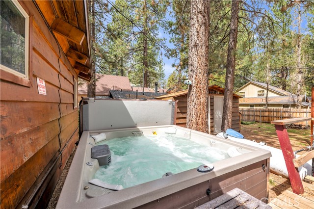 42660 La Placida, Big Bear Lake CA: https://media.crmls.org/medias/ec6f2377-a5fe-48d4-beb9-51d8ccbc706d.jpg