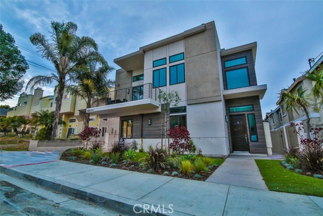 2305 Mathews Avenue, Redondo Beach, California 90278, 4 Bedrooms Bedrooms, ,3 BathroomsBathrooms,Residential,Sold,Mathews,PV16183160