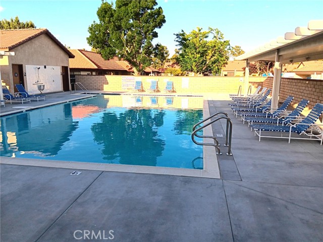 19185 Oak Street, Apple Valley CA: https://media.crmls.org/medias/ec6fb670-a11e-43fd-9e4b-2dcec91ed50d.jpg