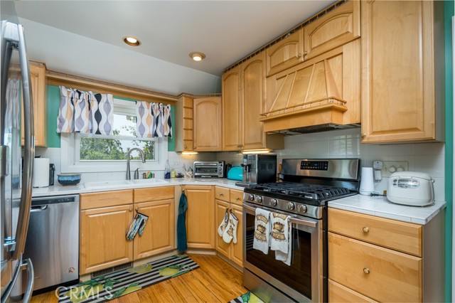 1967 Hilldale Drive, La Canada Flintridge CA: https://media.crmls.org/medias/ec6fe1d4-2e19-448b-9abf-1c32588dcc39.jpg